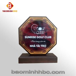 bảng vinh danh T04