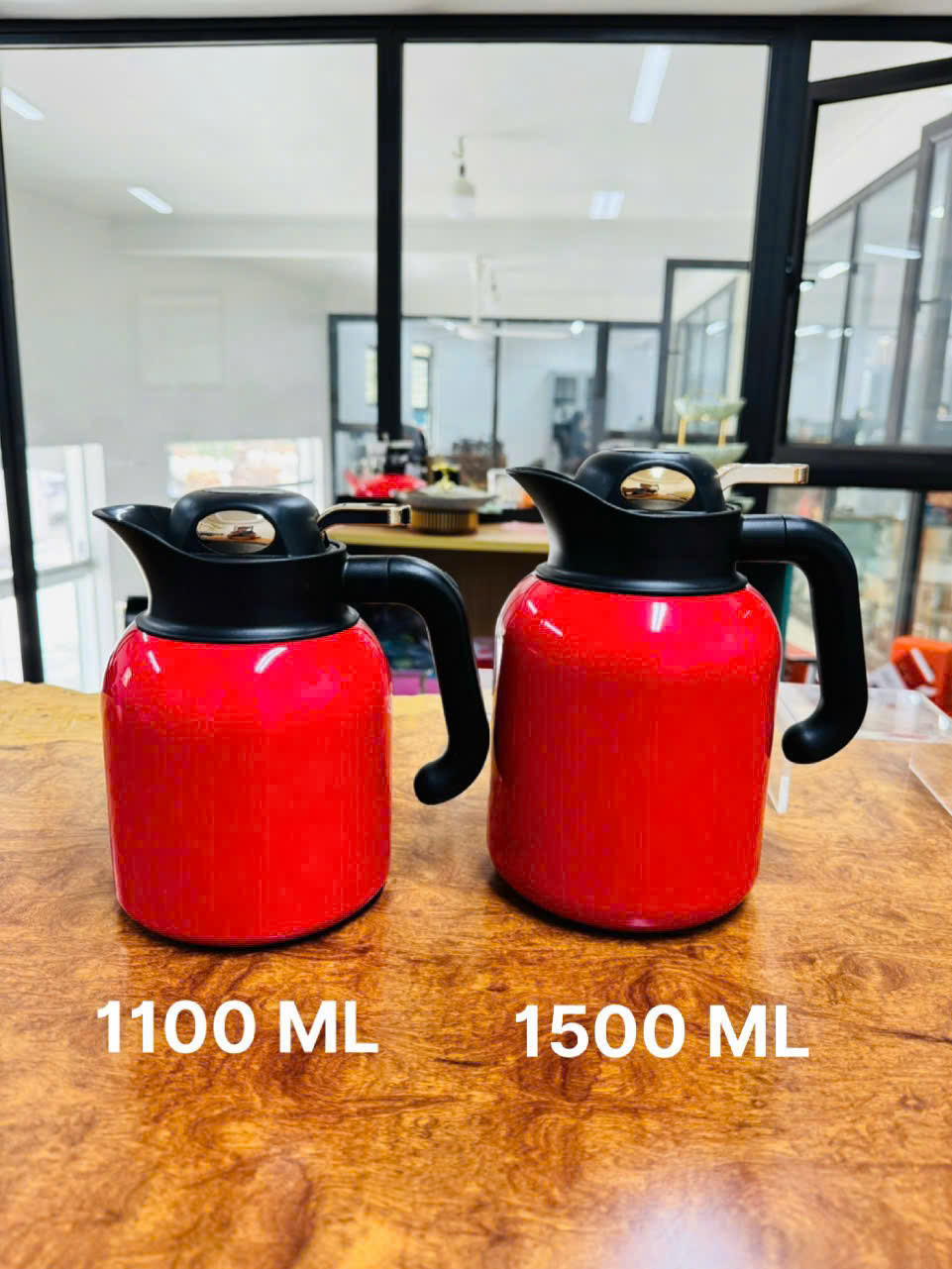 Bình Giữ Nhiệt Dạng Rót: Giữ Trọn Hương Vị, Chia Sẻ Khoảnh Khắc 1 bình giữ nhiệt dạng rót